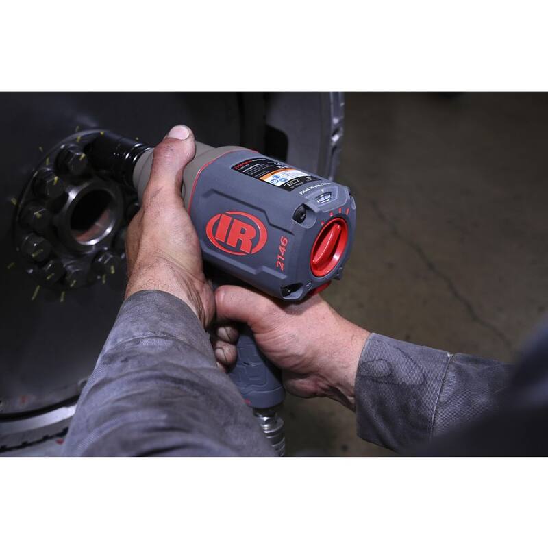 Ingersoll Rand 3/4 in. Drive, Air Impact Wrench, Quiet, 2,000 ft./lbs. Nut-Busting Torque, Maintenance Duty, Standard Anvil, Gray - 2146Q1MAX