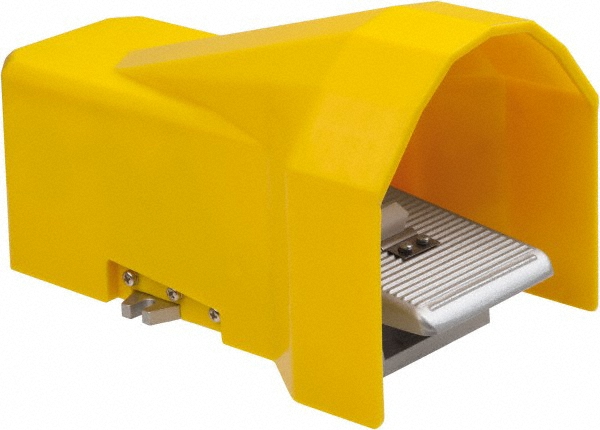 Hubbell Wiring Device-Kellems Temporary String Lights: Cord Length (Feet): 20; Guard Material: Plastic - HBL182S20LED