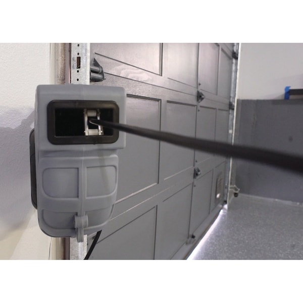 Perform Tool Retractable 50 Foot of 16 Gauge Cord With Polarized Plug and 3 Grounded 10 Amp Outlets Wall Mount - W2273
