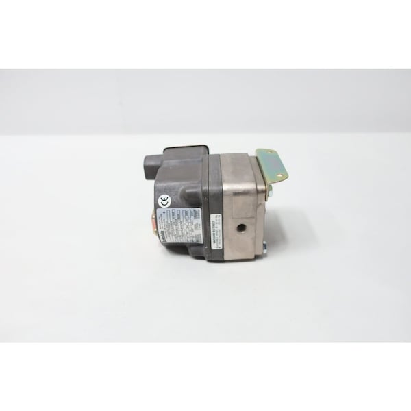 Interruptor de presión Barksdale VACUUM 0.8-30IN-HG 0-60PSI 125/250/480V-AC - DPD1T-H18SS