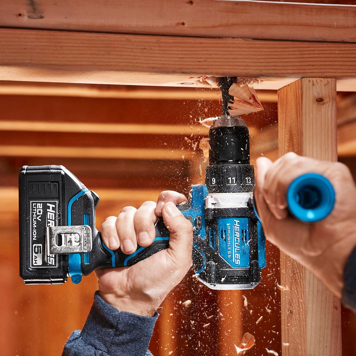 Kit inalámbrico Hercules 20V Brushless de 1/2 pulgadas con taladro/destornillador, mango lateral, batería de 2 Ah y cargador - 70067.