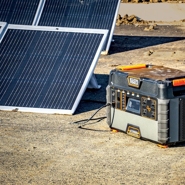 Klein Tools Monocrystalline Solar Panel, 200 W, 19.8V DC, 10.8 A, MC4 - 29251