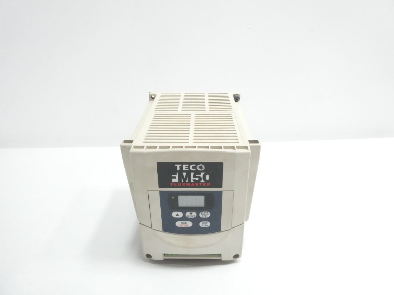 TECO FM50 380-480V-AC 0-200HZ 0-480V-AC 3HP AC VFD DRIVE