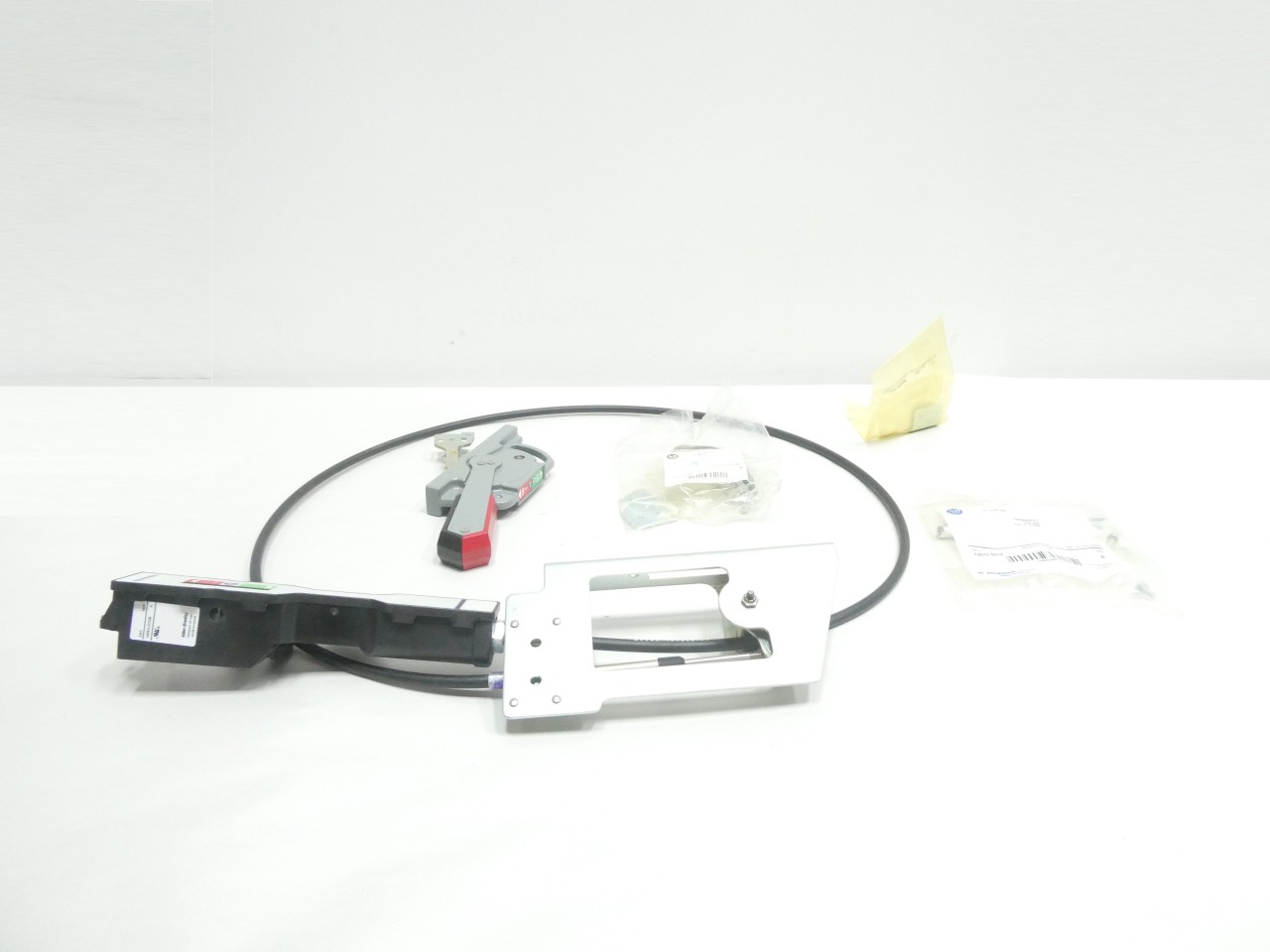 ALLEN BRADLEY 140G-H-FCX06 CABLE OPERATOR CIRCUIT BREAKER PARTS AND ACCESSORY