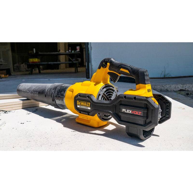 DEWALT 60V MAX 125 MPH 600 CFM Brushless Cordless Battery Powered Handheld Leaf Blower Kit & Cordless Chainsaw (Tool Only) - DCBL772X1W670B