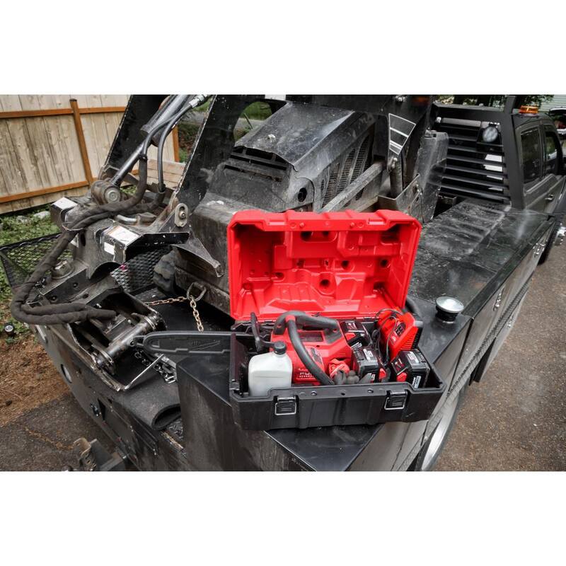 Milwaukee M18 Top Handle Chainsaw Case with 14 in. Top Handle Chainsaw Chain - 49-16-2746-49-16-2744
