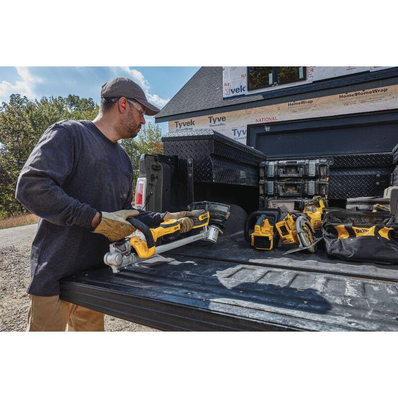 DEWALT 20V MAX Cordless Battery Powered String Trimmer & Blower Combo Kit with (1) 4 Ah Battery & Charger - DCKO222M1