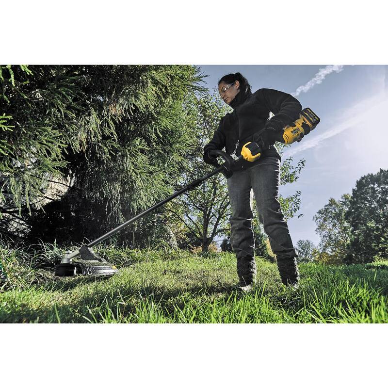 DEWALT FLEXVOLT 60V MAX 17 in. Cordless Battery Powered Attachment Capable Trimmer Kit with (1) FLEXVOLT 3 Ah Battery & Charger - DCST972X1