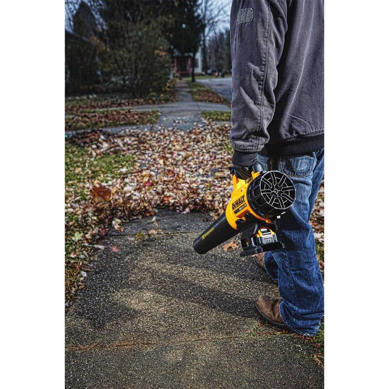 DEWALT 20V MAX Cordless Battery Powered String Trimmer & Blower Combo Kit with (1) 4 Ah Battery & Charger - DCKO975M1