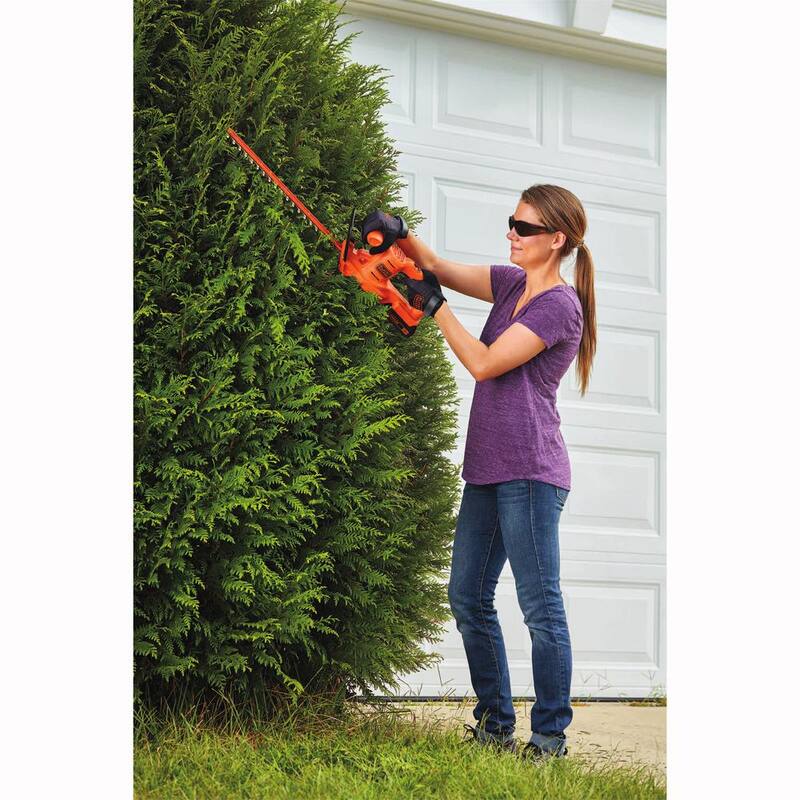 BLACK+DECKER 20V MAX Cordless Battery Powered Hedge Trimmer Kit with (1) 1.5Ah Battery & Charger - LHT218C1