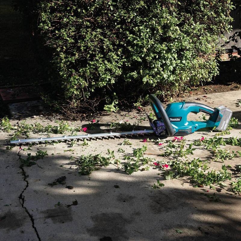 Makita 18V LXT Lithium-Ion Cordless 24 in. Hedge Trimmer (Tool Only) - XHU10Z