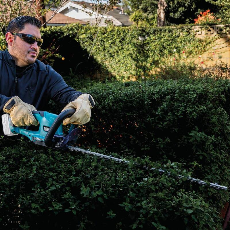 Makita 18V LXT Lithium-Ion Cordless 24 in. Hedge Trimmer (Tool Only) - XHU10Z
