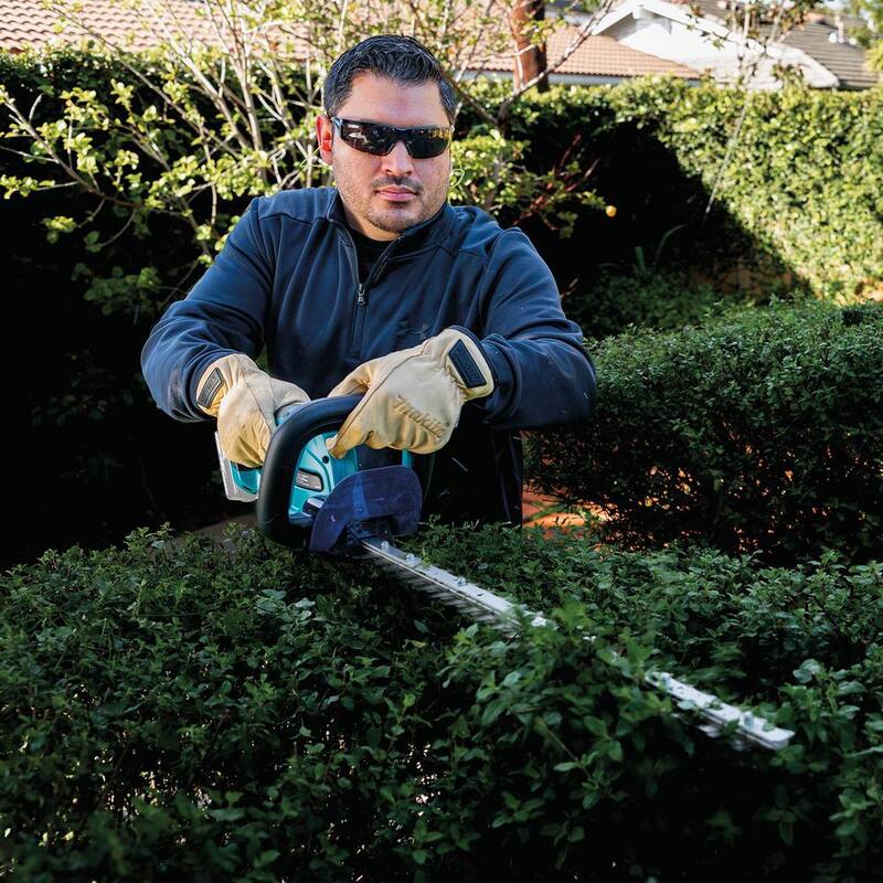 Makita 18V LXT Lithium-Ion Cordless 24 in. Hedge Trimmer (Tool Only) - XHU10Z