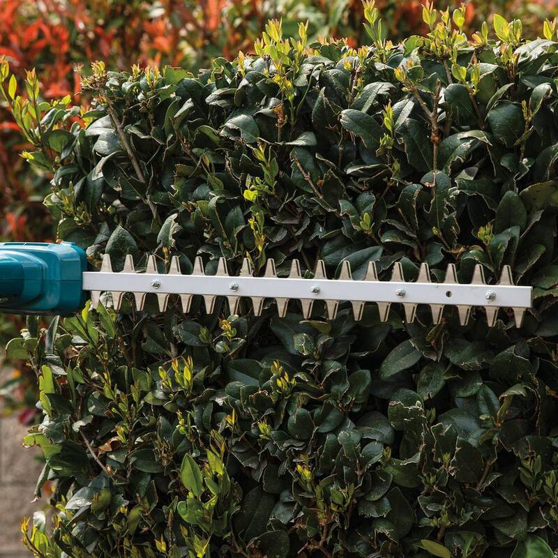 Makita LXT 18V Lithium-Ion Cordless 18 in. Telescoping Articulating Pole Hedge Trimmer (Tool Only) - XNU05Z