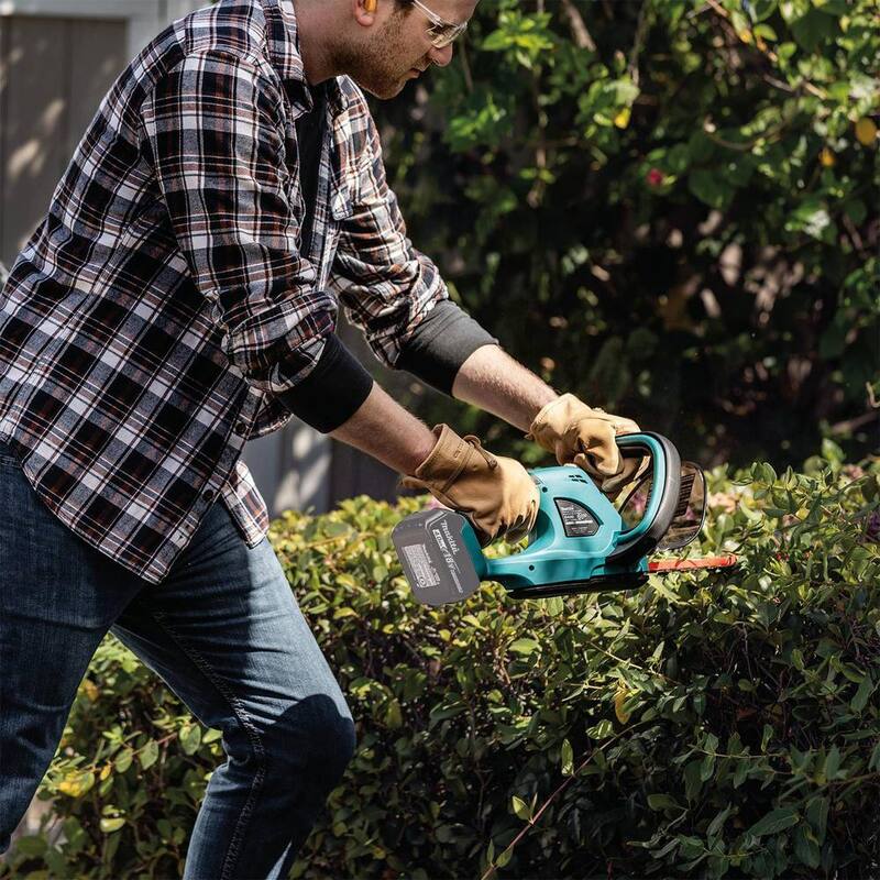 Makita LXT 22 in. 18V Lithium-Ion Cordless Hedge Trimmer (Tool-Only) - XHU02Z