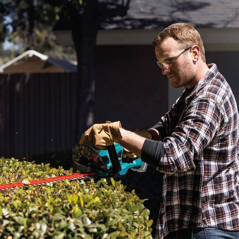 Makita LXT 22 in. 18V Lithium-Ion Cordless Hedge Trimmer (Tool-Only) - XHU02Z