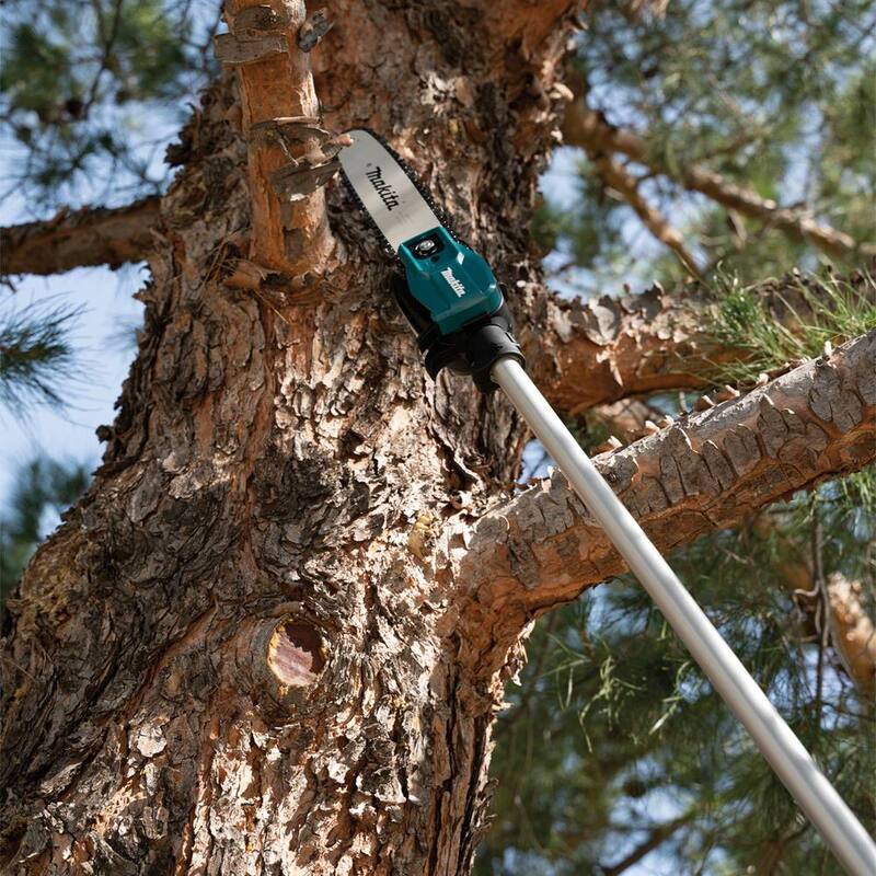 Makita XGT 40V max Brushless Cordless 10 in. Telescoping Pole Saw Kit, 13 ft. Length (4.0Ah) - GAU02M1
