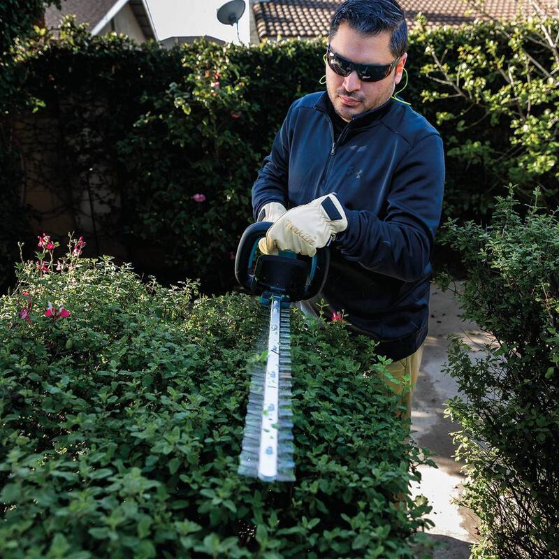 Makita LXT 18V Lithium-Ion Brushless Cordless 24 in. Hedge Trimmer (Tool Only) - XHU09Z