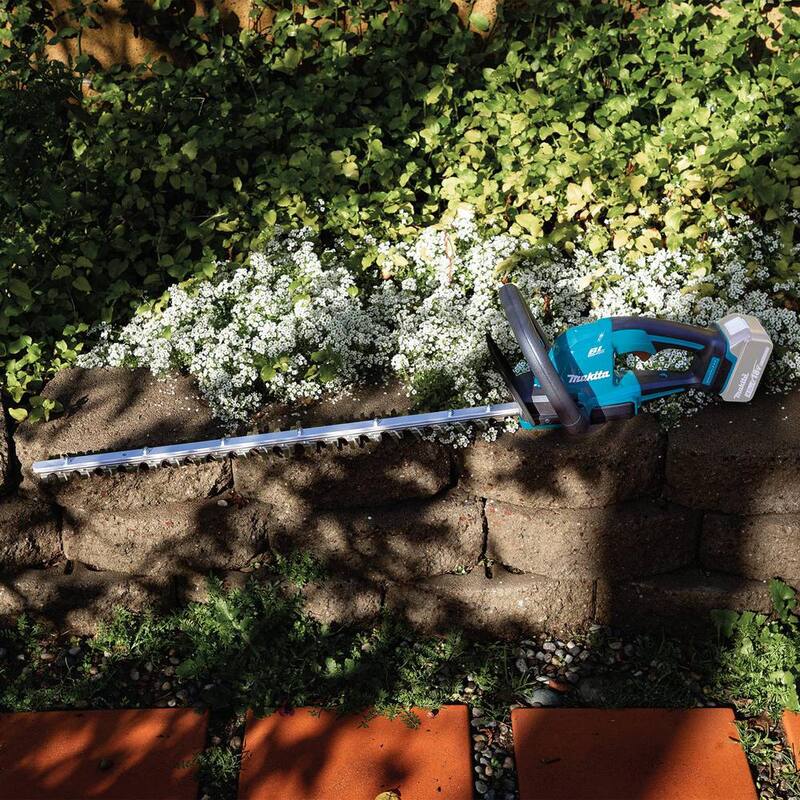 Makita LXT 18V Lithium-Ion Brushless Cordless 24 in. Hedge Trimmer (Tool Only) - XHU09Z