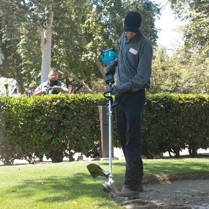 Makita XGT 40V max Brushless Cordless Couple Shaft Power Head Kit with 17 in. String Trimmer Attachment (4.0Ah) - GUX01JM1X1