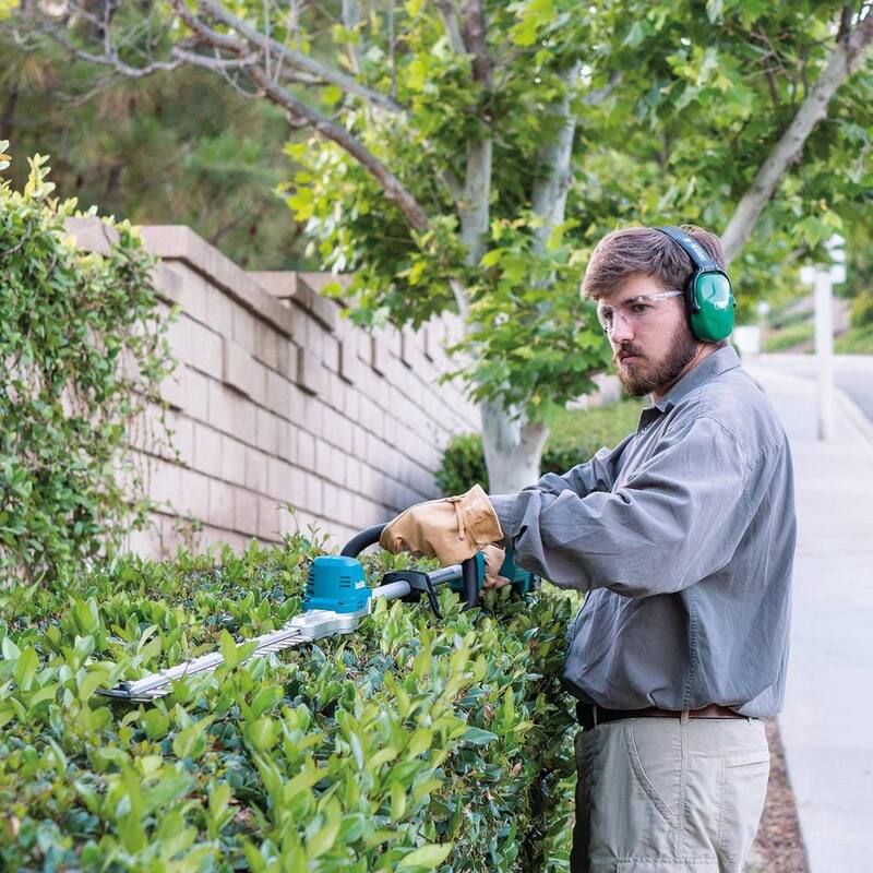 Makita LXT 18V Brushless 24 in. Pole Hedge Trimmer Kit (5.0 Ah) - XNU02T