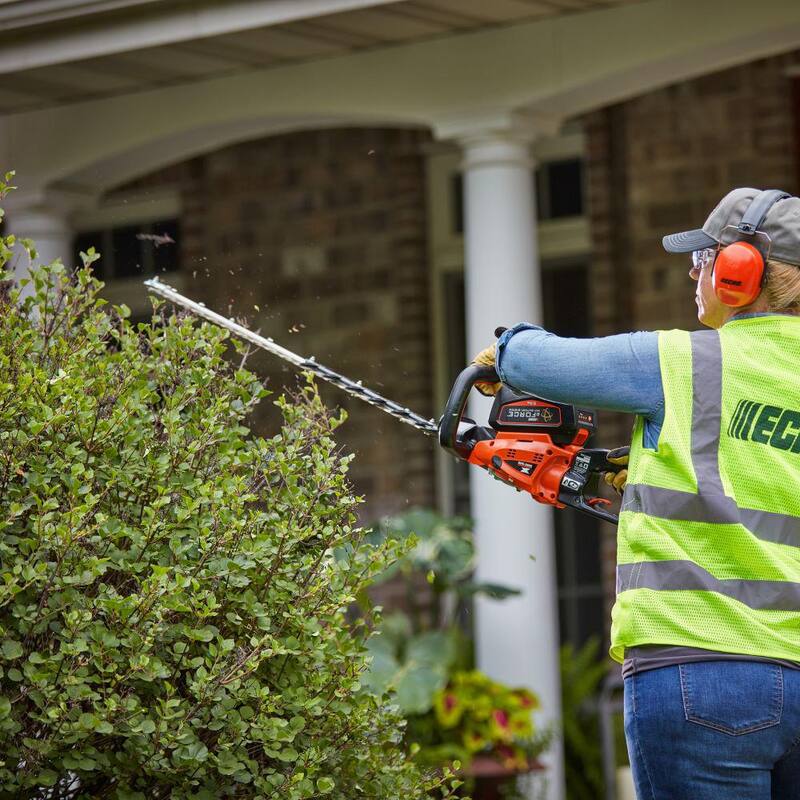 ECHO eFORCE 28 in. 56-Volt X Series Double-Sided Cordless Battery Powered Hedge Trimmer with 2.5Ah Battery and Rapid Charger - DHC-2800R1