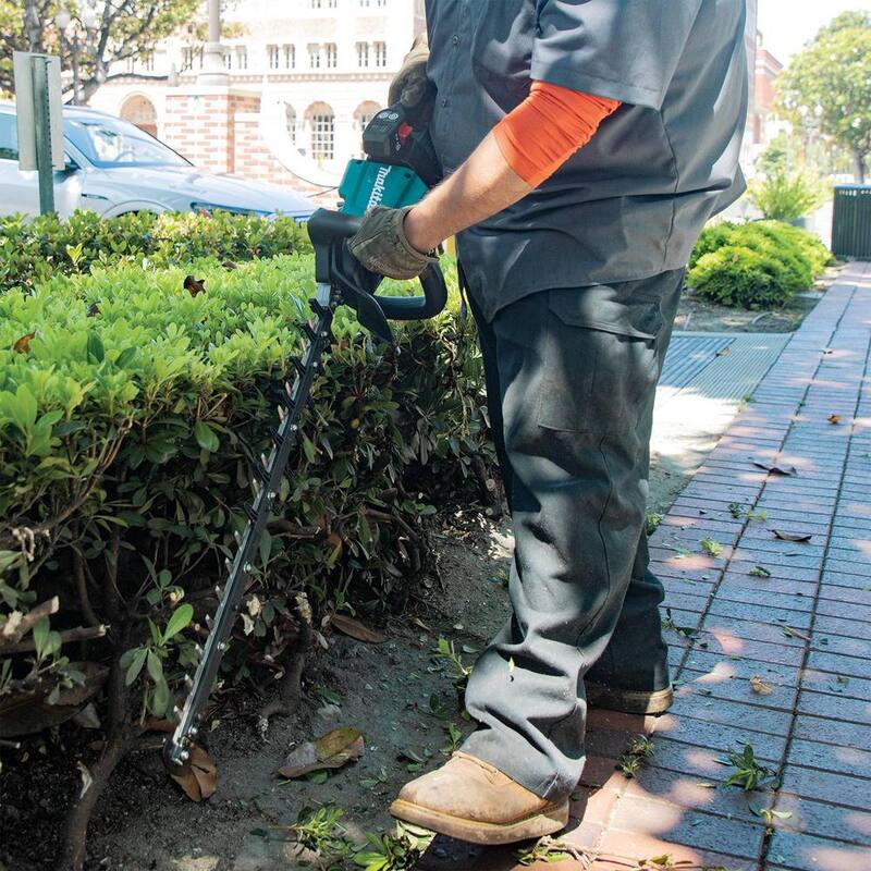 Makita XGT 40V max Brushless Cordless 24 in. Rough Cut Hedge Trimmer (Tool Only) - GHU01Z