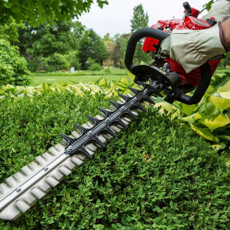 Shindaiwa 28 in. 21.2 cc Gas 2-Stroke Engine Hedge Trimmer - DH235