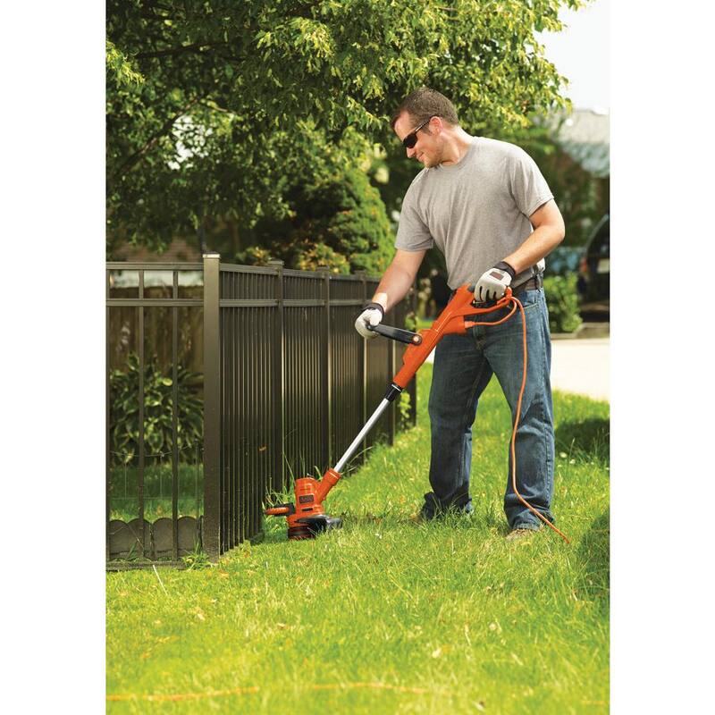 BLACK+DECKER 14 in. 6.5 AMP Corded Electric Single Line 2-in-1 String Trimmer & Lawn Edger with Automatic Feed and POWERDRIVE - GH900