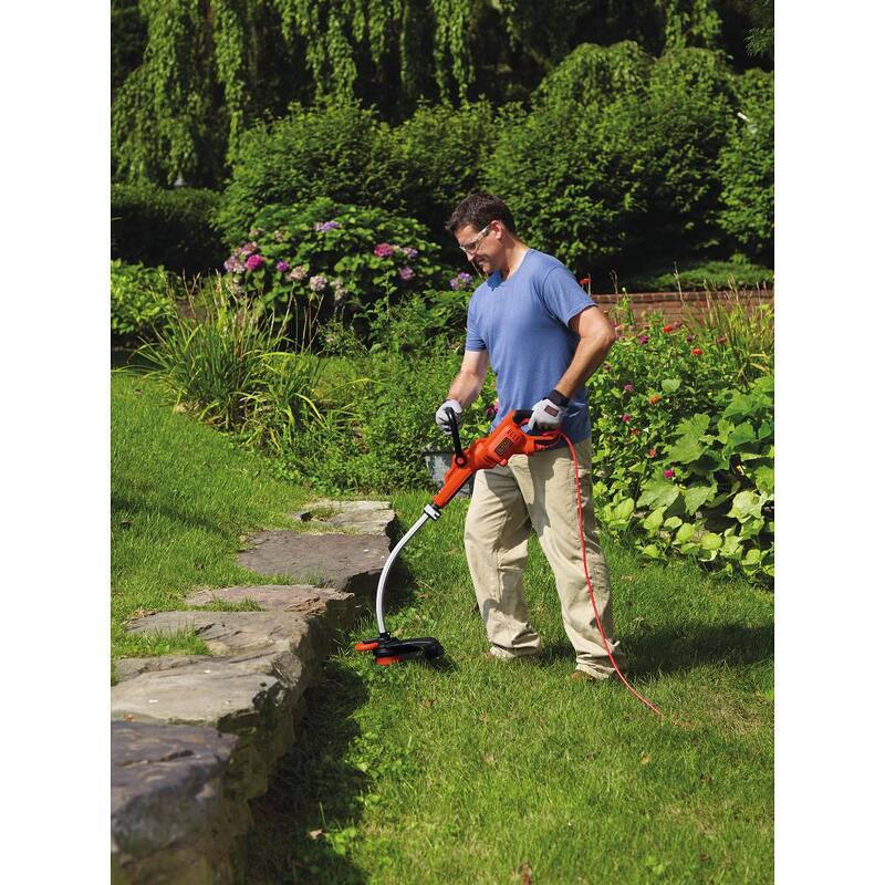BLACK+DECKER 14 in. 7.5 AMP Corded Electric Curved Shaft 0.080 in. Single Line 2-in-1 String Trimmer & Lawn Edger with Automatic Feed - GH3000