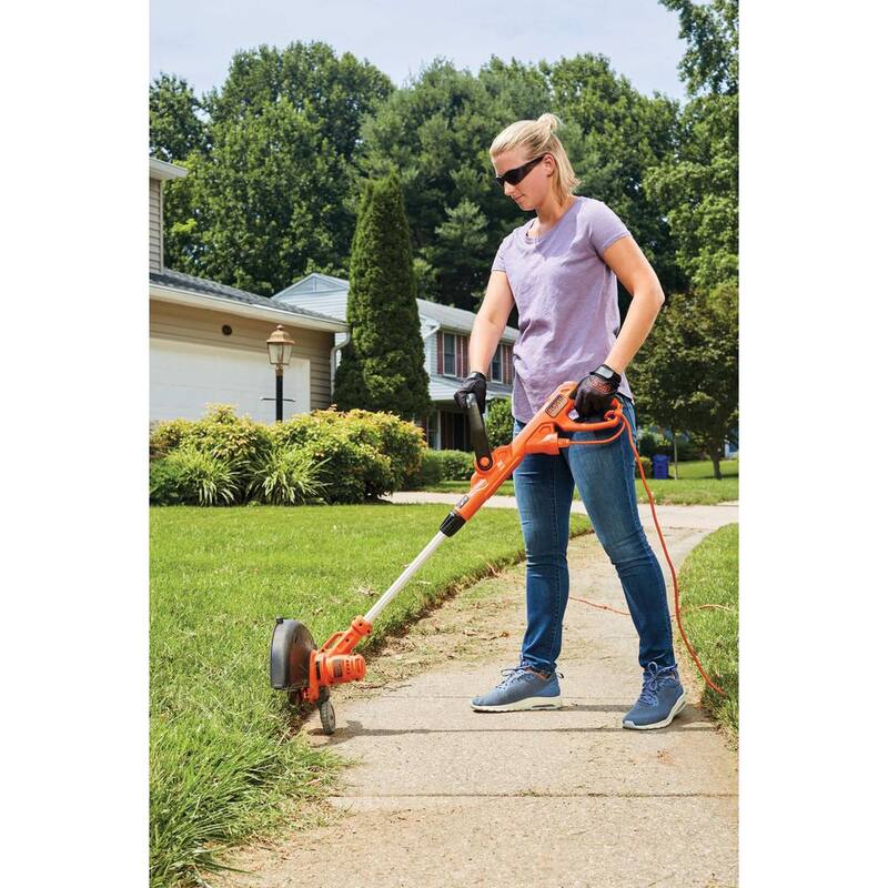 BLACK+DECKER 14 in. 6.5 Amp Corded Electric Single Line 2-In-1 String Trimmer & Lawn Edger with Push Button Line Feed - BESTE620