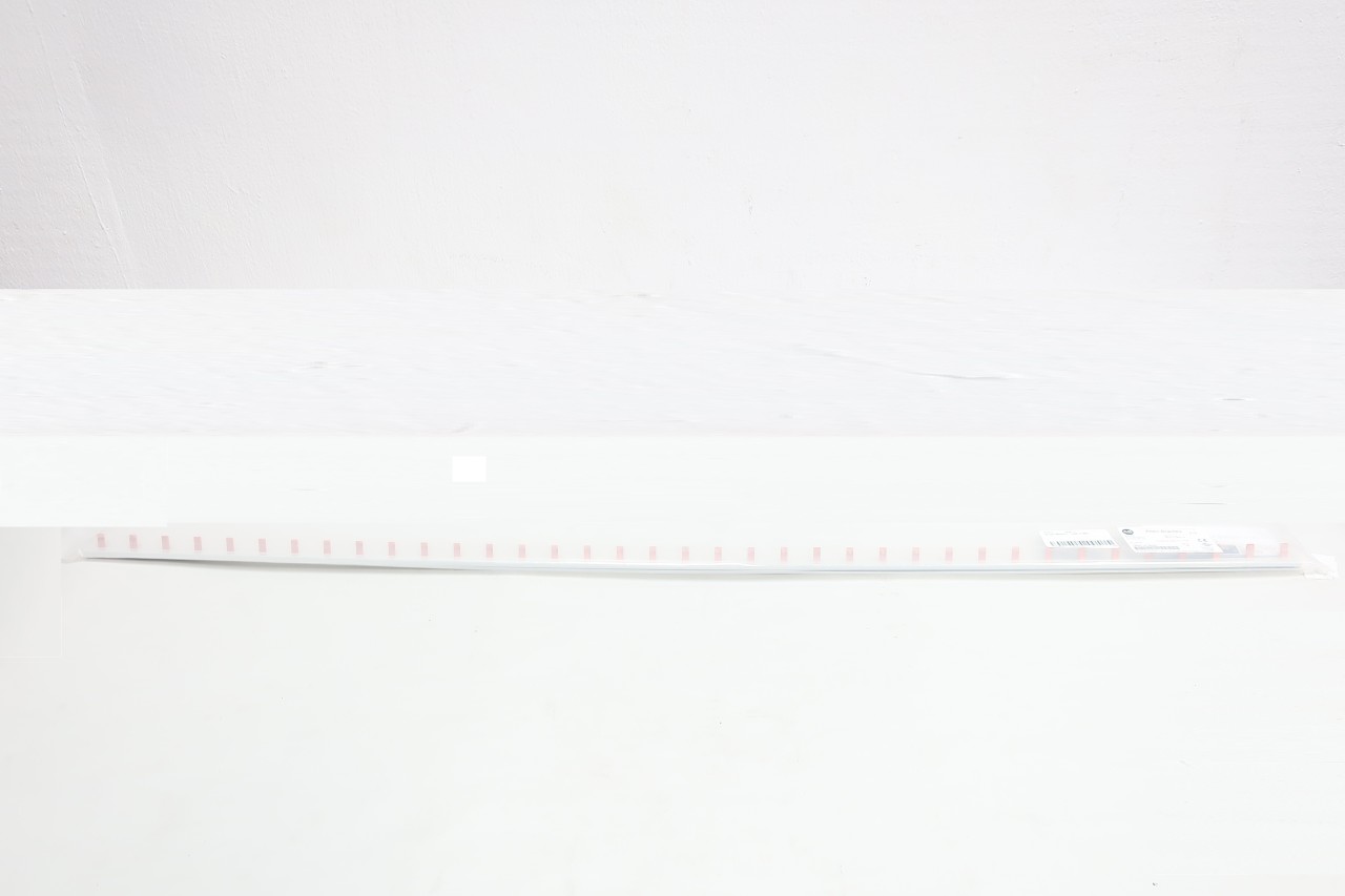 ALLEN BRADLEY 1492-A1B8H BUSBAR WITH AUXILIARY SWITCH 1-POLE 37-PIN 1M 1PH 100A CIRCUIT BREAKER PARTS AND ACCESSORY