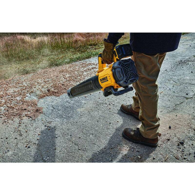 DEWALT 20V MAX 125 MPH 450 CFM Brushless Cordless Battery Powered Blower Kit with (1) 5 Ah Battery & Charger - DCBL722P1