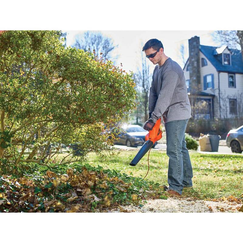 BLACK+DECKER 7 AMP 180 MPH 220 CFM Corded Electric Handheld Leaf Blower - LB700