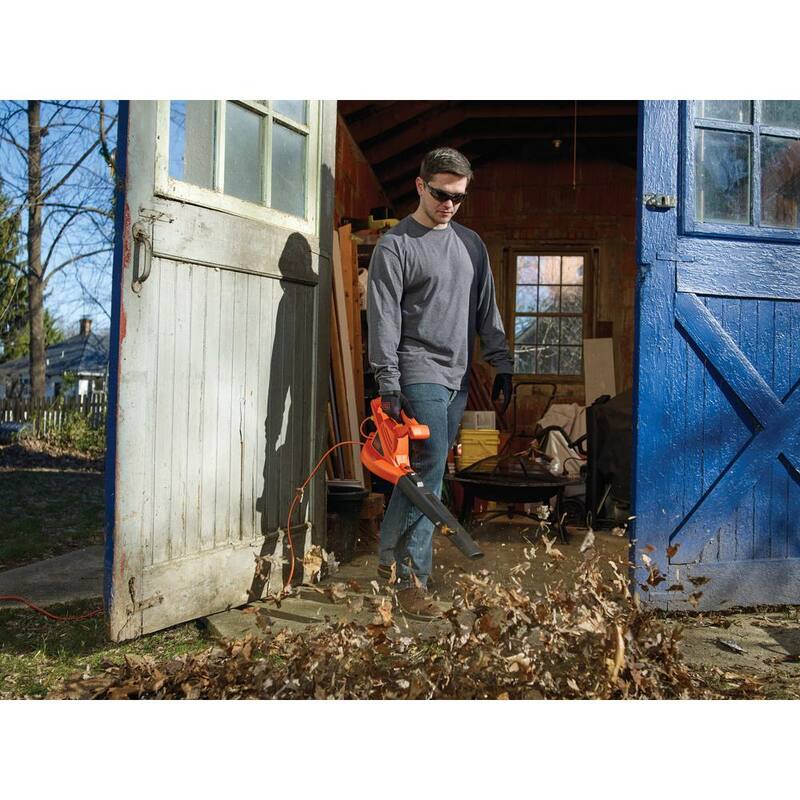 BLACK+DECKER 7 AMP 180 MPH 220 CFM Corded Electric Handheld Leaf Blower - LB700