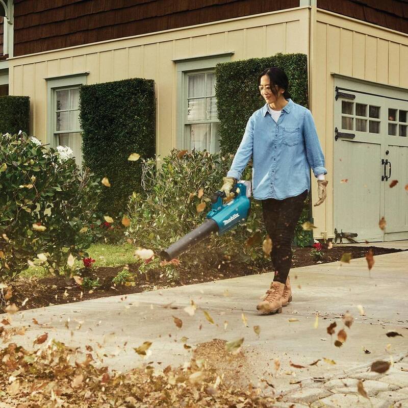 Makita 116 MPH 459 CFM 18V LXT Lithium-Ion Brushless Cordless Leaf Blower Kit - XBU03SM1