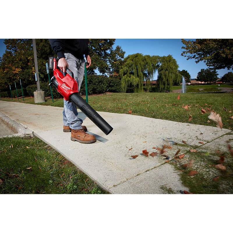 Milwaukee M18 FUEL Dual Battery 145 MPH 600 CFM 18V Lithium-Ion Brushless Cordless Handheld Blower with M18 FUEL 16 in. Chainsaw - 2824-20-2727-20