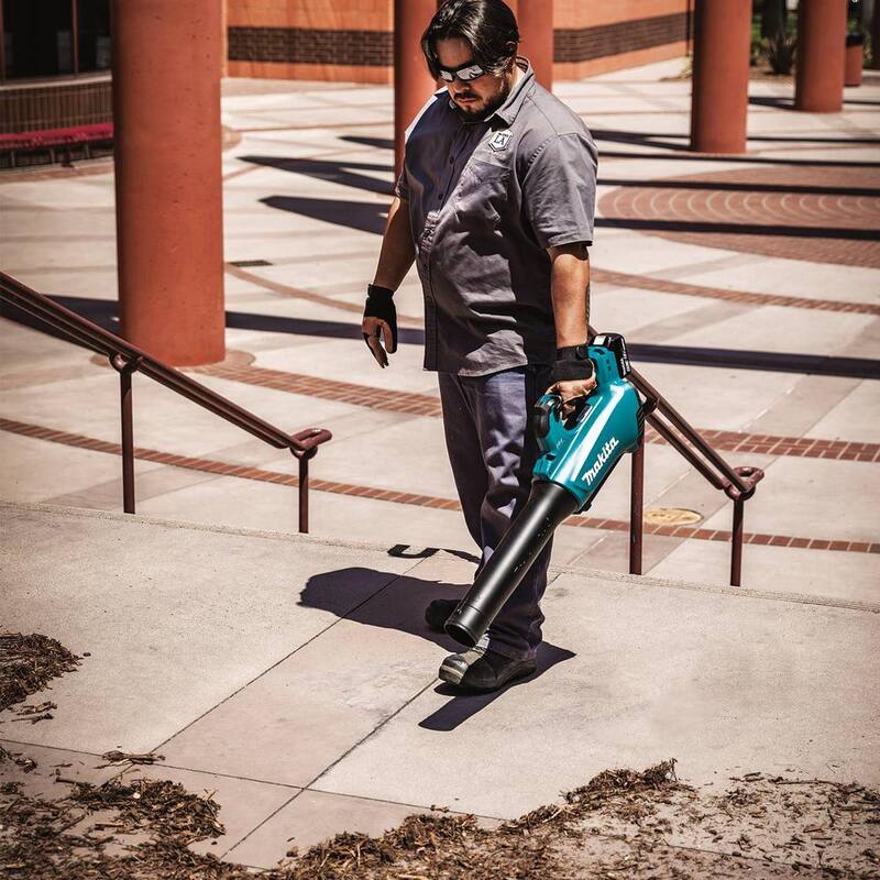Makita 116 MPH 459 CFM LXT 18V Lithium-Ion Brushless Cordless Leaf Blower Kit with Blower Nozzle and Flat End Nozzle - XBU03SM1191L135