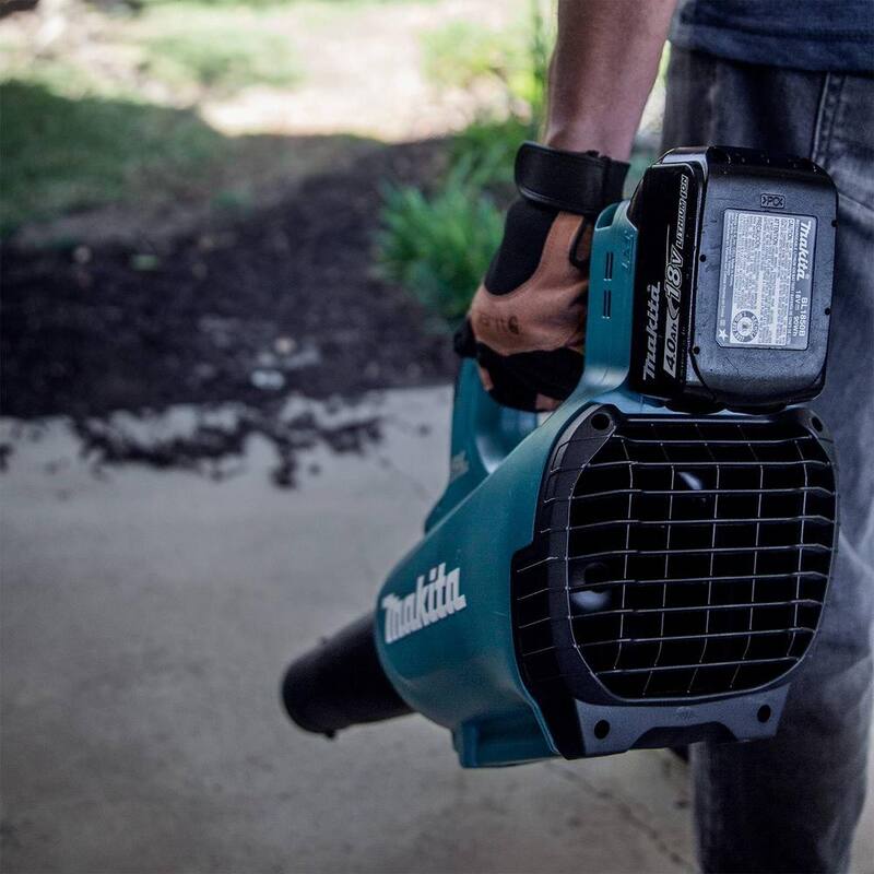 Makita 116 MPH 459 CFM LXT 18V Lithium-Ion Brushless Cordless Leaf Blower Kit with Blower Nozzle and Flat End Nozzle - XBU03SM1191L135