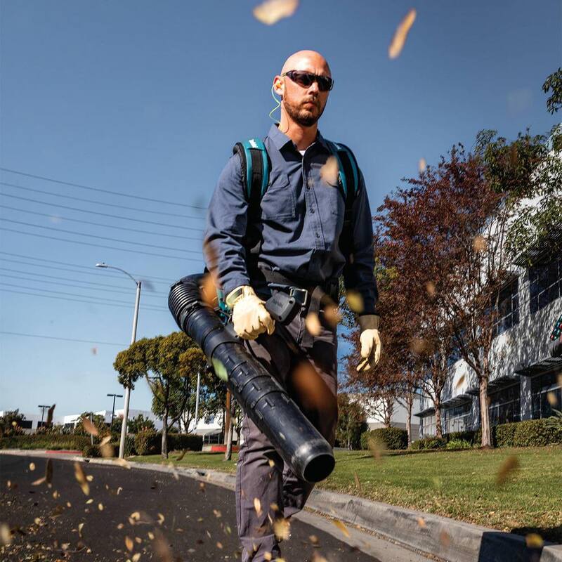 Makita 160 MPH 670 CFM Lithium-Ion 40V max ConnectX Brushless Backpack Leaf Blower (Tool Only) - CBU02Z
