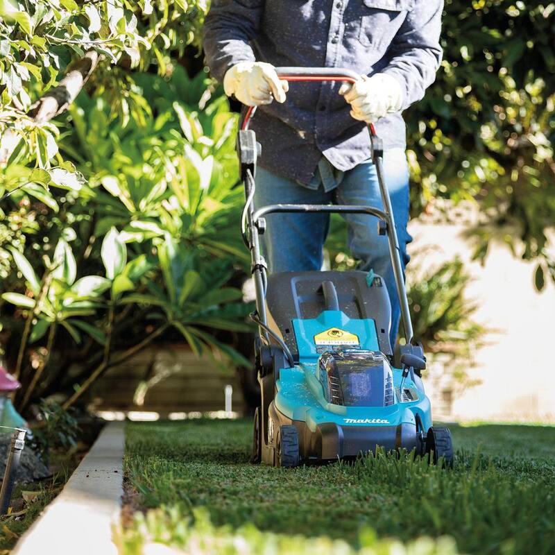 Makita 13 in. 18V LXT Lithium-Ion Cordless Walk Behind Push Lawn Mower Kit (4.0Ah) - XML12SM1