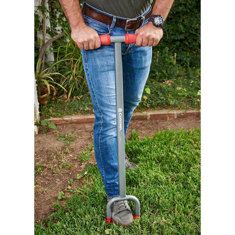Corona MAX YardBREATHER Aerator with Auto-Eject 3.5 in. Soil Plugs - LG13605