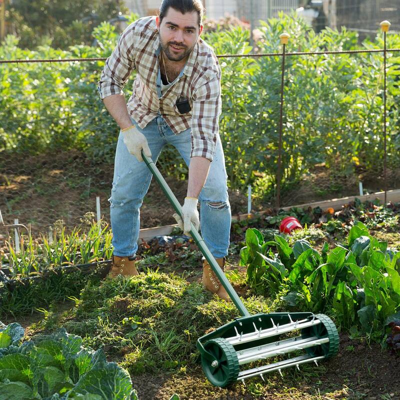FORCLOVER 18 in. Rolling Lawn Aerator with Splash-Proof Fender for Garden - HYM-3425