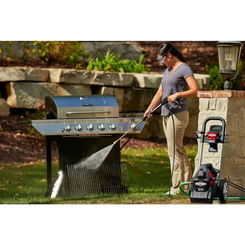 Briggs & Stratton 2200 PSI 1.2 GPM Electric Pressure Washer - 020700