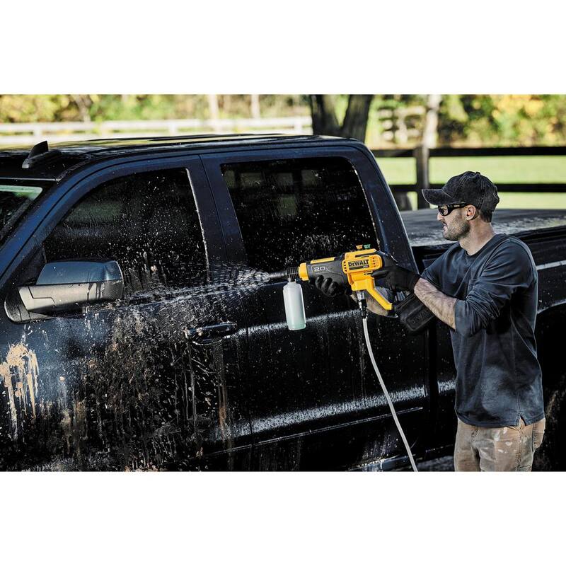 DEWALT 20V MAX 550 PSI 1.0 GPM Cold Water Cordless Power Cleaner with (1) 5Ah Battery, Charger & Tool Bag - DCPW550BWB205CK
