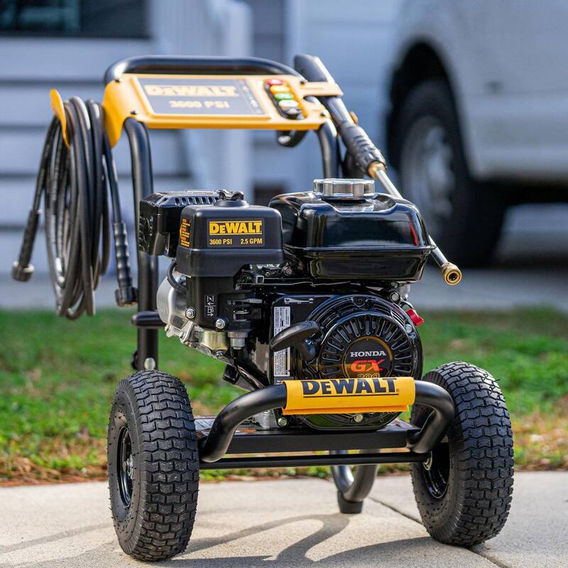 DEWALT 3600 PSI 2.5 GPM Gas Cold Water Professional Pressure Washer with HONDA GX200 Engine - DXPW61299