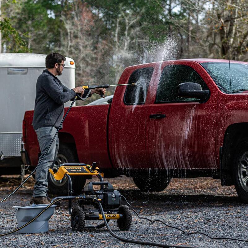 DEWALT 3000 PSI 1.0 GPM Cold Water Electric Pressure Washer w/ AAA Triplex Pump - DXPW3001E