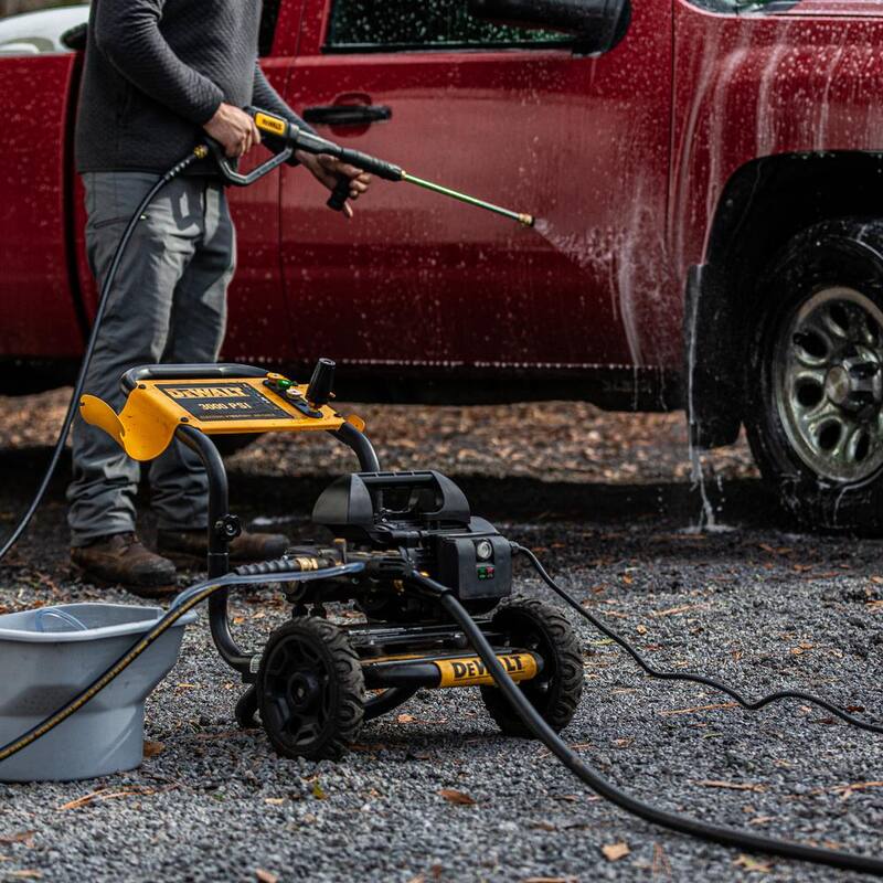 DEWALT 3000 PSI 1.0 GPM Cold Water Electric Pressure Washer w/ AAA Triplex Pump - DXPW3001E