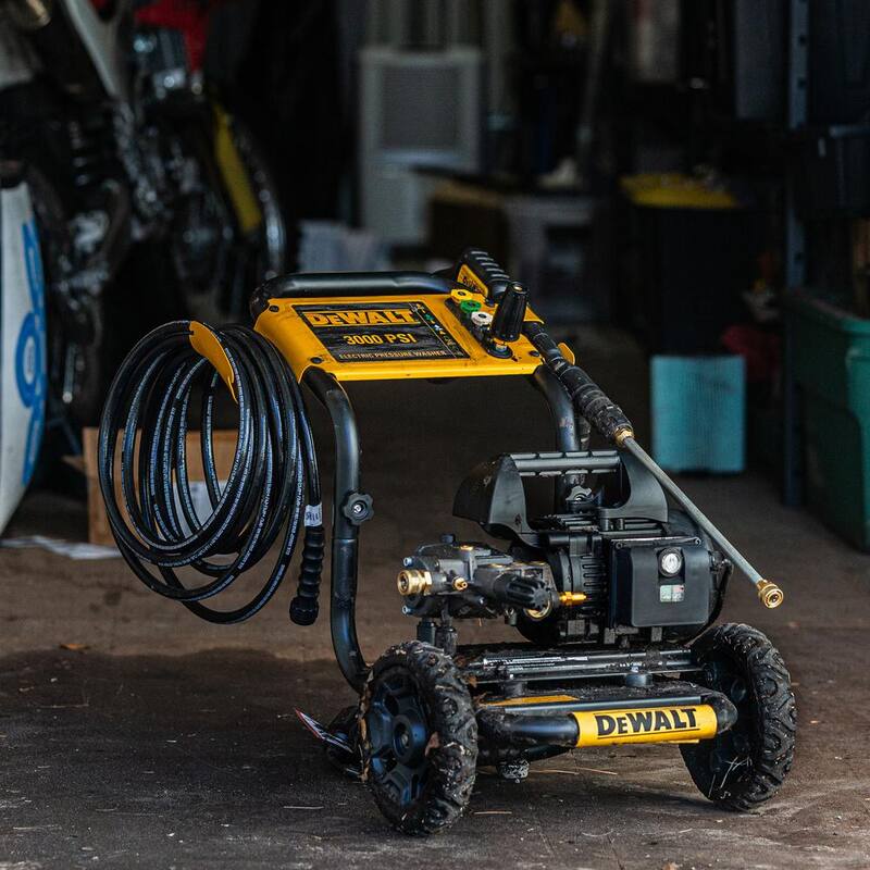 DEWALT 3000 PSI 1.0 GPM Cold Water Electric Pressure Washer w/ AAA Triplex Pump - DXPW3001E