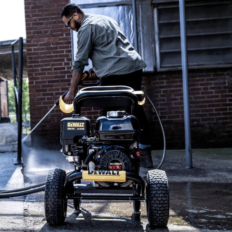 DEWALT 3200 PSI 2.8 GPM Cold Water Gas Pressure Washer with HONDA GX200 Engine - DXPW60603-S